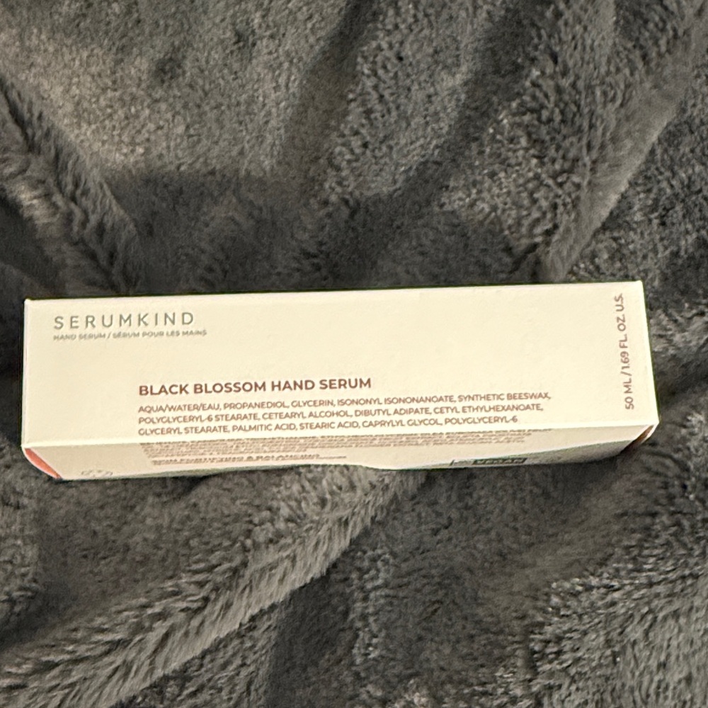 Black Blossom Hand Serum - White